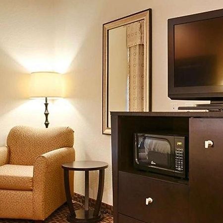 Red Roof Inn & Suites 朗维尤 餐厅 照片